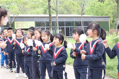 武汉小学生秋游04.jpg